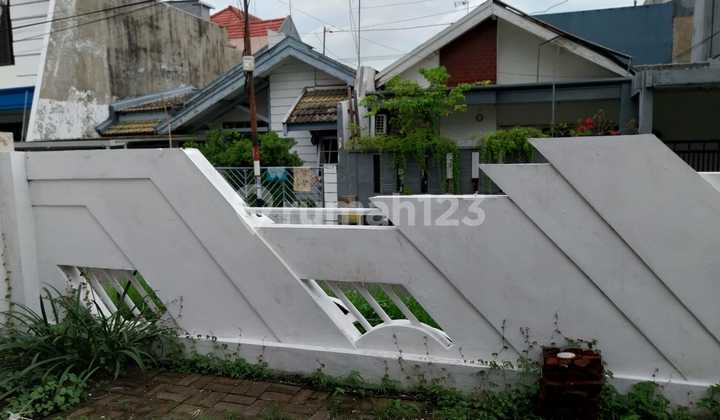 Dijual Rumah Row Jalan 2.5 Mobil di Wisma Permai Barat Surabaya 2