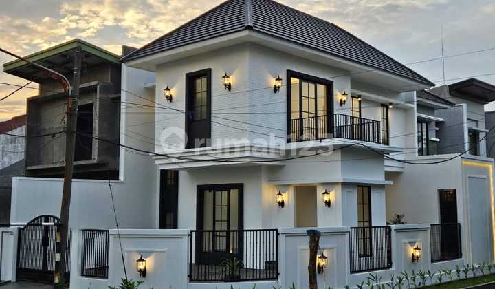 New Modern Style House in Rungkut Asri Housing