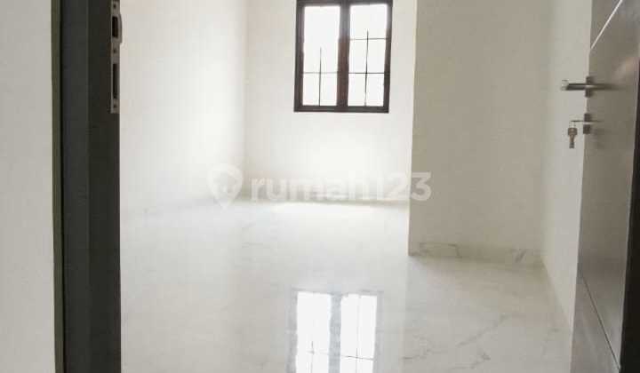 Dijual Rumah Baru Gress di Jalan Virgo Dekat Widya Mandala 2