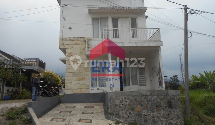 Rumah Lelang Bagus Unfurnished SHM Batu, Batu