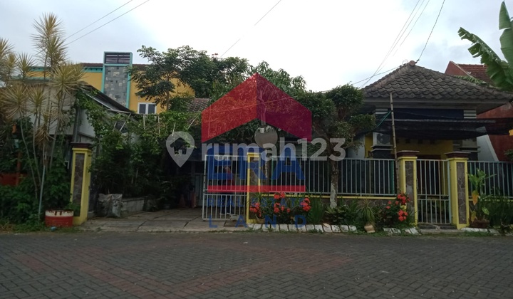 Rumah Lelang Bagus Unfurnished SHM Batu, Batu
