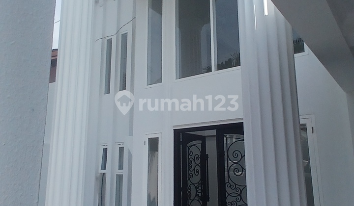 Rumah American Classic Komplek Eramas 2000 Cakung Jakarta Timur 2
