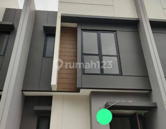 Rumah Summarecon Crown Gading Greean Ara Kota Harapan Indah  1