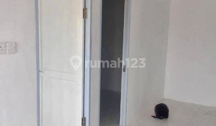 For Sale, Unauthorized House 2