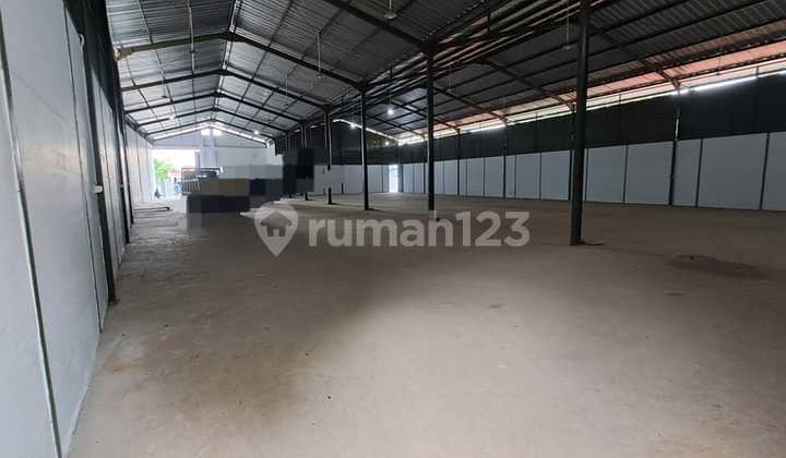 DISEWAKAN GUDANG MODERN BARU PLUS KANTOR 1100 METER AKSES KONTAINER