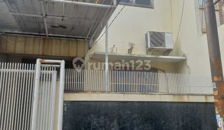 Rumah 2,5 Lantai SHM LT 100M² (5X20) Duri Kepa - Harga 1,9M Nego