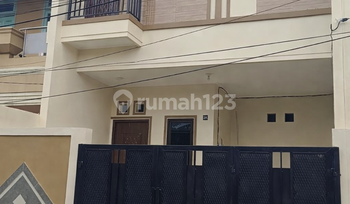 Best Deal Duri Kepa! Rumah Baru 3 Lantai SHM - 4Kt Row 2 Mobil Harga 2,15M Best Deal Duri Kepa! Rumah Baru 3 Lantai SHM - 4Kt Row 2 Mobil Harga 2,15M