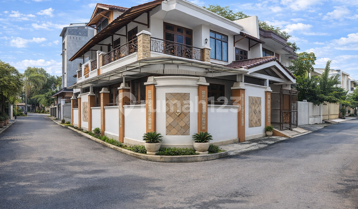 Rumah Hook 2.5 LT Tanjung Duren Utara - Depan Lapangan, LT 195 (11X18) Cocok Kost / Usaha Dekat Mall & Kampus