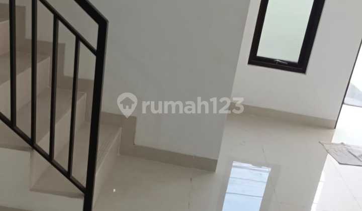 RUMAH RUMAH BARU 3 LANTAI MODERN – 4 KAMAR TIDUR, LOKASI STRATEGIS DI DURI KEPA, JAKARTA BARAT   2