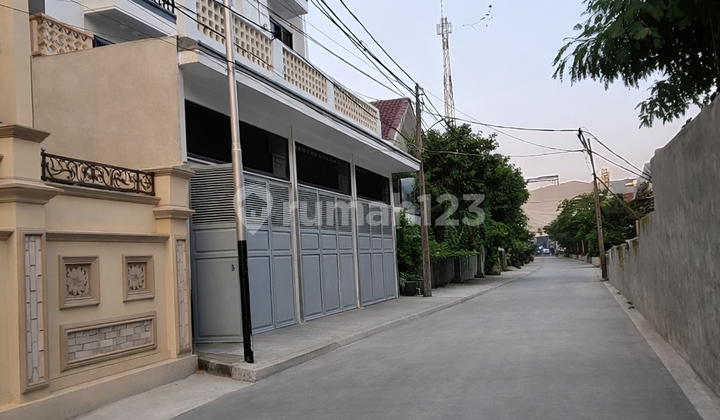 Rumah Baru 4 Lantai Taman Ratu Duri Kepa 4X20 SHM - Dekat Cp, Ipeka, Untar | Akses 2 Mobil Rumah Baru 4 Lantai Taman Ratu Duri Kepa 4X20 SHM - Dekat Cp, Ipeka, Untar | Akses 2 Mobil