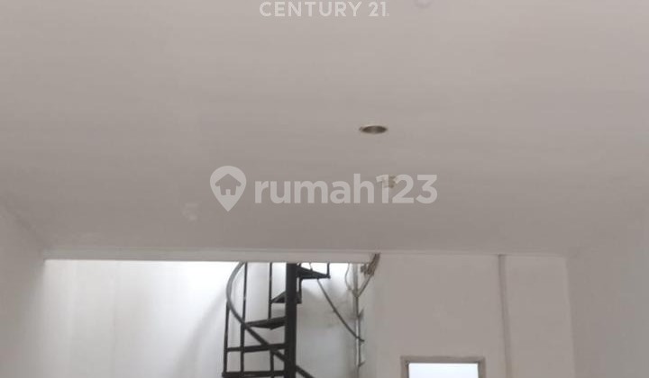 For Rent Ready-to-Use Shophouse in Graha Raya AZ17061 2