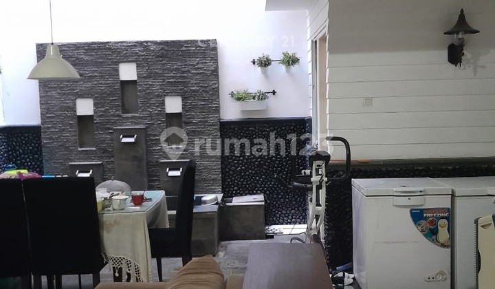 Ready to Live In Fully Furnished Rental House In Emerald Bintaro Lh 16968