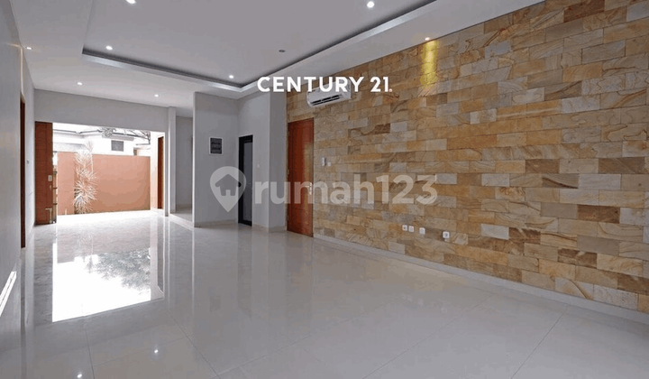 Luxury House Plus Swimming Pool in Sector 7 Bintaro Jaya Gb 14172 2