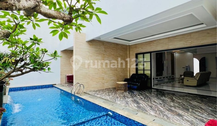 Luxury House In Pondok Indah