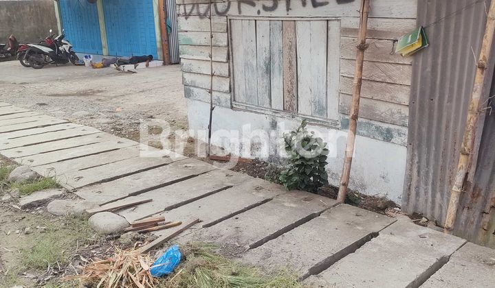 LAND 1242 m AND HOUSE LAND 1242 m AND HOUSE