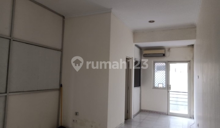 For Rent: Strategic Shop House Location Near Jombor Sinduadi Terminal Mlati Sleman 2