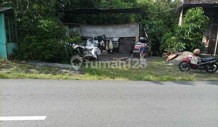 Land with Bonus Building for Sale in Kalirandu, Bangunjiwo - Kasihan, Bantul