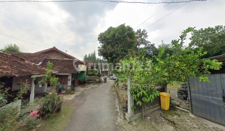 844 Square Meter Residential Land Suitable for Accommodation Near SCH Sleman Location