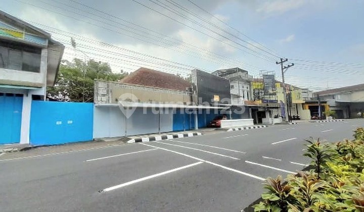 Commercial Building Suitable for Business / Office with Strategic Location in Magelang City Commercial Building Suitable for Business / Office with Strategic Location in Magelang City