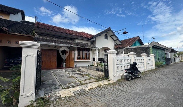 Dijual Rumah Strategis & Nyaman di Maguwoharjo - Depok Sleman Dijual Rumah Strategis & Nyaman di Maguwoharjo - Depok Sleman