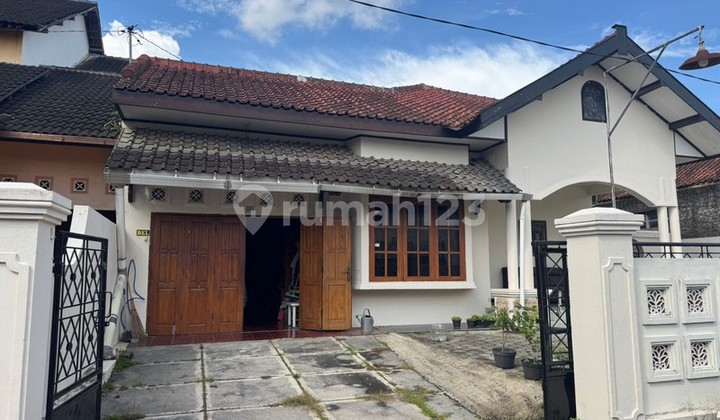 Dijual Rumah Strategis & Nyaman di Maguwoharjo - Depok Sleman 2