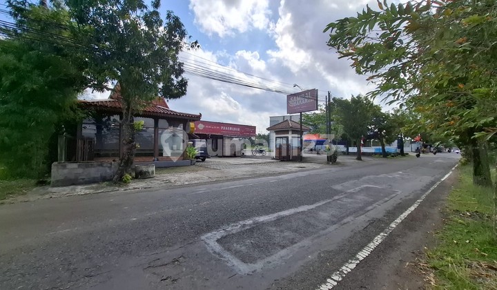 Tanah Luas 1588m2 Bonus Bangunan Siap Pakai di Jalan Wates Kolon Progo.