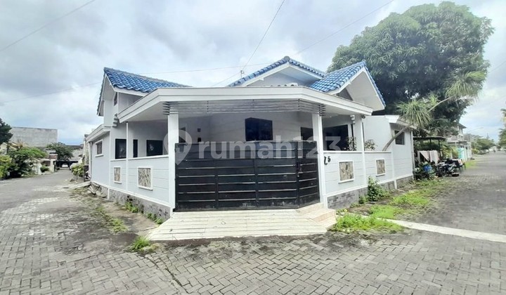 Rumah Tinggal dalam Perumahan Lingkungan Eksklusif di Sewon Bantul