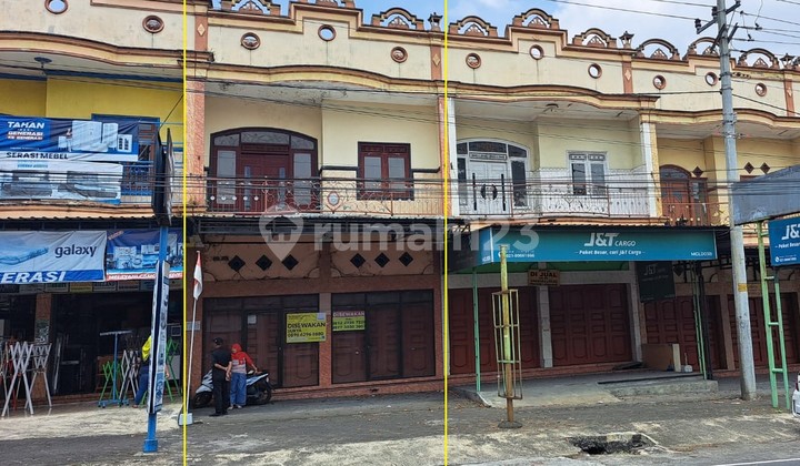 For Rent 2-Story Shop House in Strategic Location on Magelang - Purworejo Road For Rent 2-Story Shop House in Strategic Location on Magelang - Purworejo Road