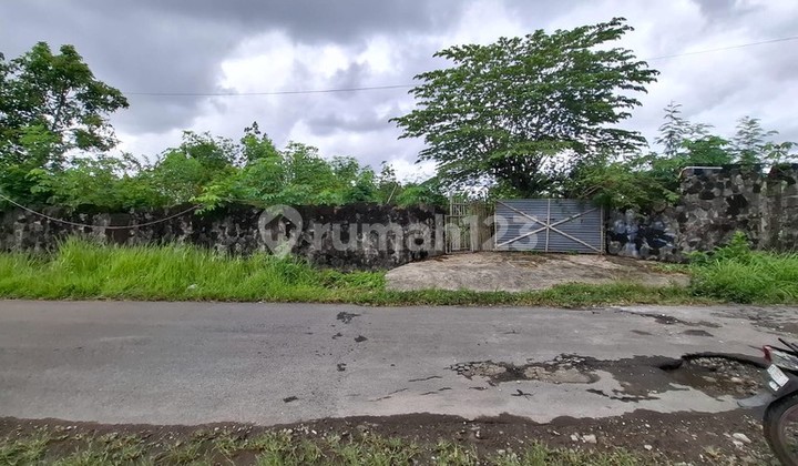 Dijual Tanah Seluas 1701 Meter Persegi Lokasi Strategis di Jl. Adi Sucipto, Depok, Sleman