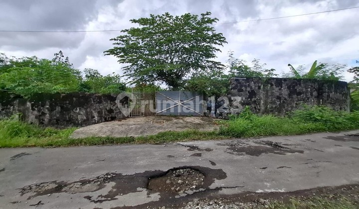 Dijual Tanah Seluas 1701 Meter Persegi Lokasi Strategis di Jl. Adi Sucipto, Depok, Sleman Dijual Tanah Seluas 1701 Meter Persegi Lokasi Strategis di Jl. Adi Sucipto, Depok, Sleman