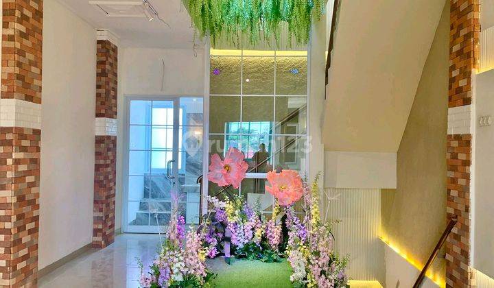 Lokasi Super Strategis , 1 Menit Dari Bintaro Xchange Mall Dan Living World Bintaro. Bisnis Klinik Kecantikan , Yoga/pilates, Studio Photography 1