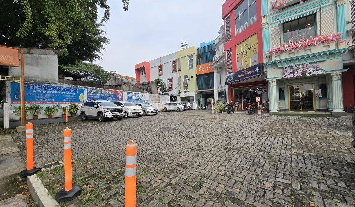 Sumber Traffic Tinggi , Ruko Serbaguna Untuk Yoga Pilates , Photo Studio & Boutique Office Lokasi Jalan Utama - 1 Menit Dari Bintaro Xchange Mall - Living World Bintaro. 2
