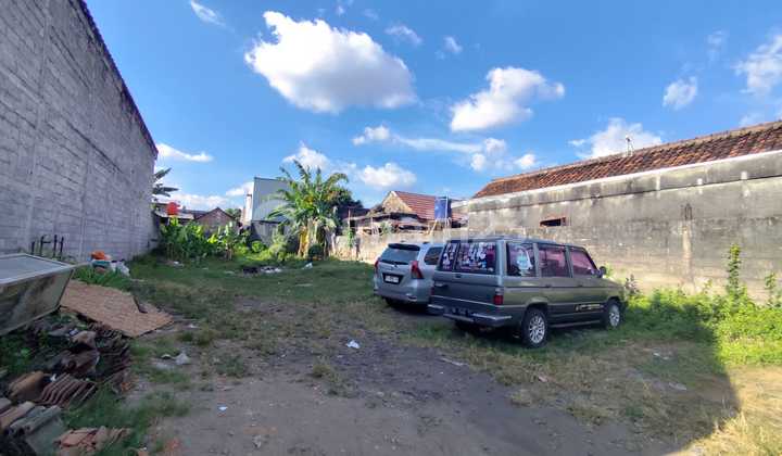 A 365 square meter plot of land located near Kusumanegara Street, Umbulharjo, Yogyakarta.