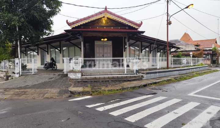Rumah Klasik Dekat Alun Alun Selatan Patehan Kraton Yogyakarta