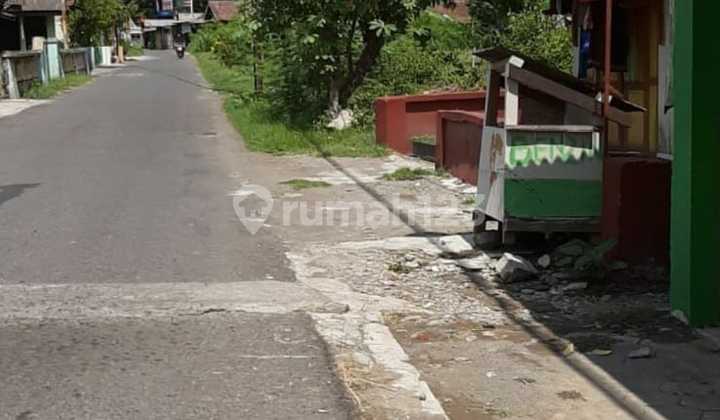 Strategic House on Bantul Street Near the City Center and Kasongan, Suitable for Investment 2