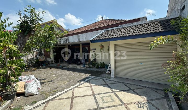 Strategic House in the Center of Yogyakarta City, Suitable for Cafe, Office, Business Area, Good Investment, Saleable Price Strategic House in the Center of Yogyakarta City, Suitable for Cafe, Office, Business Area, Good Investment, Saleable Price