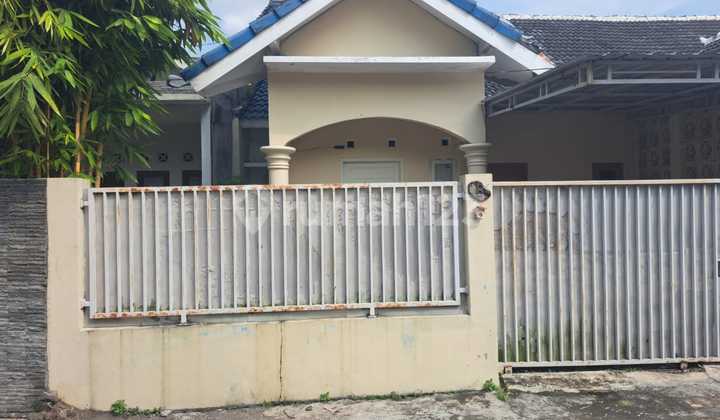 Residential House near Queen Latifa Hospital, West Ring Road 2