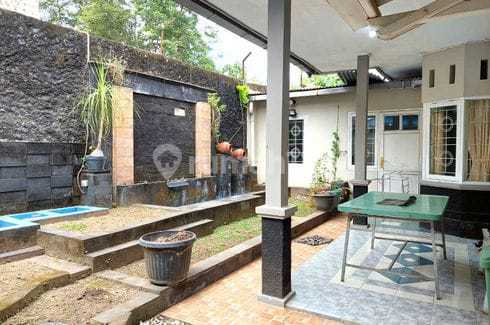 Rumah Tinggal Semi Furnish 2 Lantai Lokasi Strategis Dekat Pakuwon Mall  2