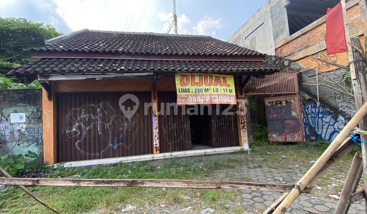 House / Office 280 Square Meters Location Near the Religious High Court on South Ringroad Street Sewon Bantul