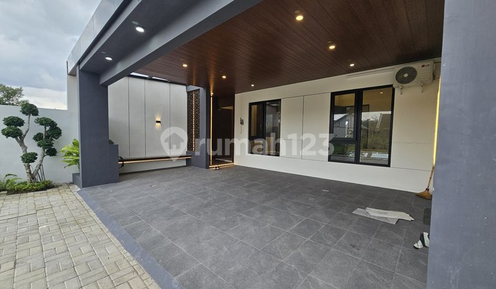 Rumah Mewah Full Furnished SHM Modern Kontemporer Dalam Mini Cluster di Wedomartani Sleman 2
