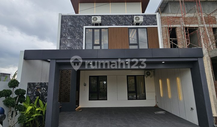 Rumah Mewah Full Furnished SHM Modern Kontemporer Dalam Mini Cluster di Wedomartani Sleman