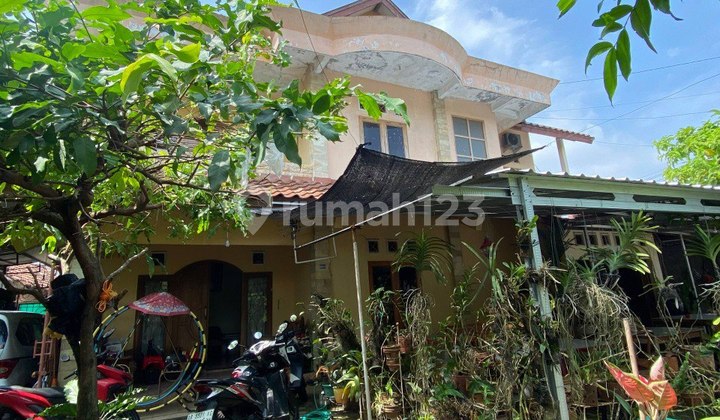 Two-Story House in Blok O Area, Spacious Land, Suitable for Business in Banguntapan, Bantul, Yogyakarta