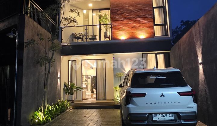 Rumah Cantik 2 Lantai Semi Furnished Di Timur Pasar Gentan Jl Kaliurang Km 10 Ngaglik Sleman Yogyakarta