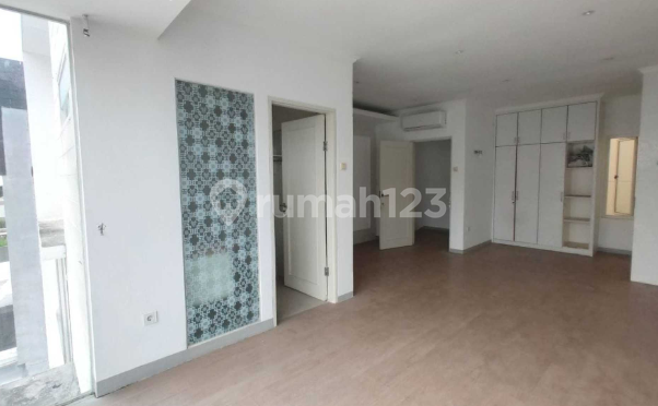 FOR SALE MINIMALIST HOUSE QUICKLY IN LAYAR PERMAI PIK 1, NORTH JAKARTA!