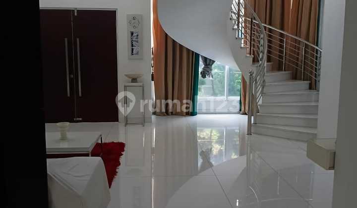 Rumah di Ancol