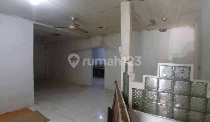 HOUSE FOR SALE IN TAMAN SARI, WEST JAKARTA! 2