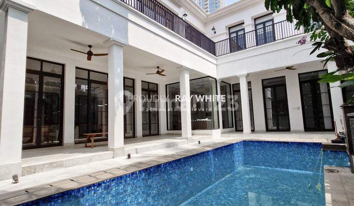 Modern American Style House in Premium Area Kebayoran Baru