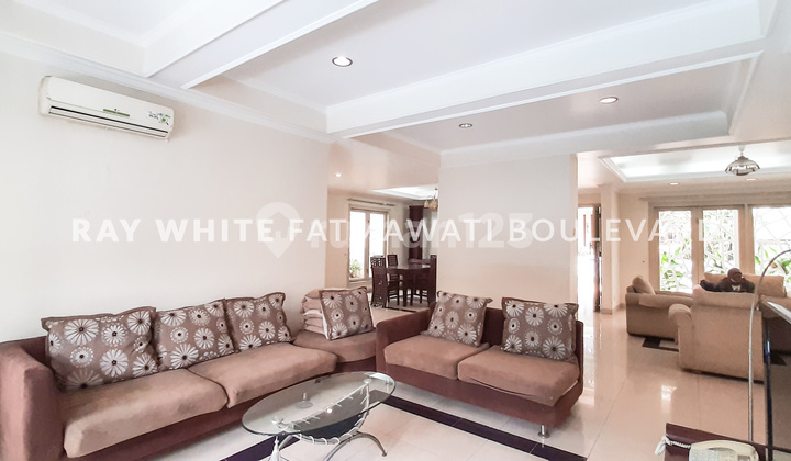 Rumah minimalis dalam komplek lokasi strategis dekat Ampera Raya 2