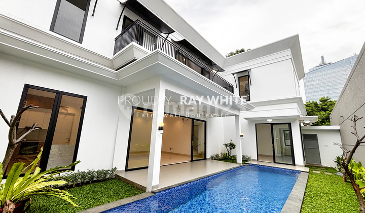 CIlandak-Brand New White Classic Home