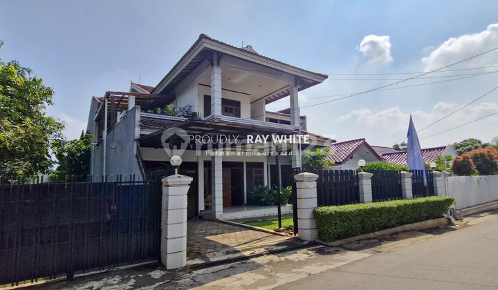 Rumah Siap Huni Dengan Taman Luas Bentuk Tanah Persegi Lokasi Strategis 2